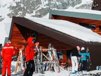 https://onlinegamesfree.xyz/game/ski-resort-hidden-snowflakes